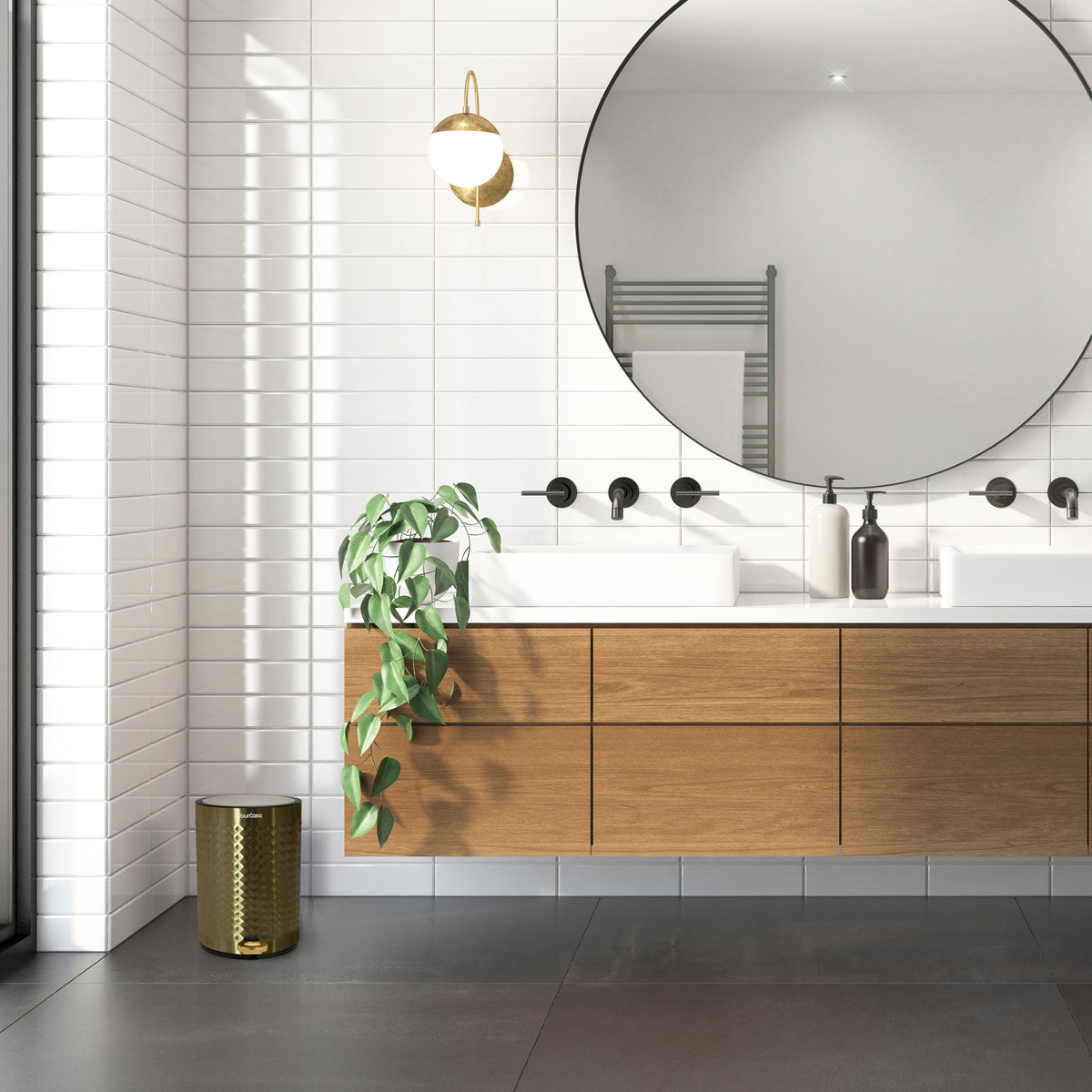 Modernes Badezimmer-Interieur mit wandmontiertem Waschtisch, rundem Spiegel, dekorativer Pflanze und einem YourCasa® Edelstahl Mülleimer Bad 5L – Pyramiden-Oberflächenstruktur von yourcisade.com.