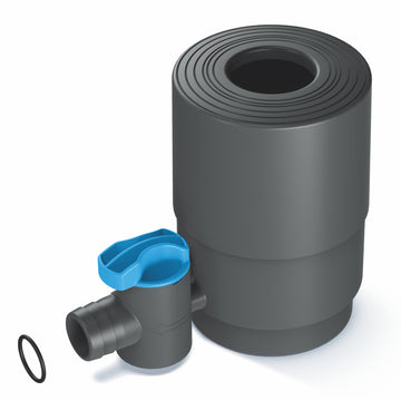 Der yourcisade.com YourCasa® Regensammler [Downpipe50] verfügt über einen schwarzen zylindrischen Absperrhahn mit blauem Seitenventil und separatem O-Ring, perfekt für Regentonnen, dargestellt auf weißem Hintergrund.